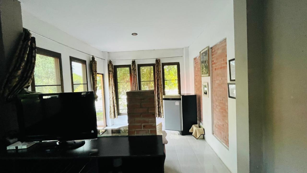 Moon River Resort Phimai Exterior photo